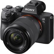 Фотоапарат Sony Alpha A7 III тяло + Обектив Sony FE 28-70mm f/3.5-5.6 OSS (SEL-2870)